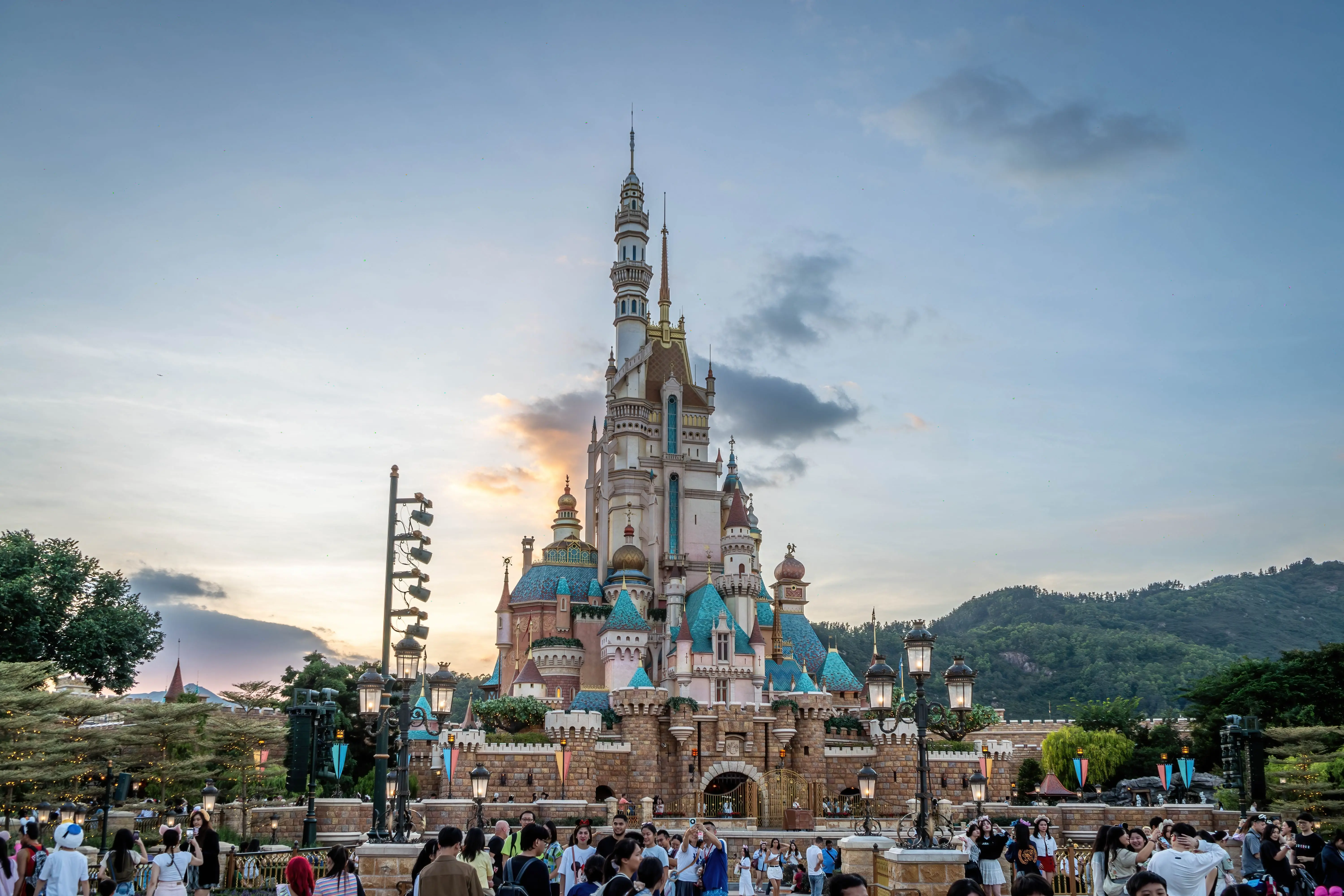hong-kong-disneyland-img