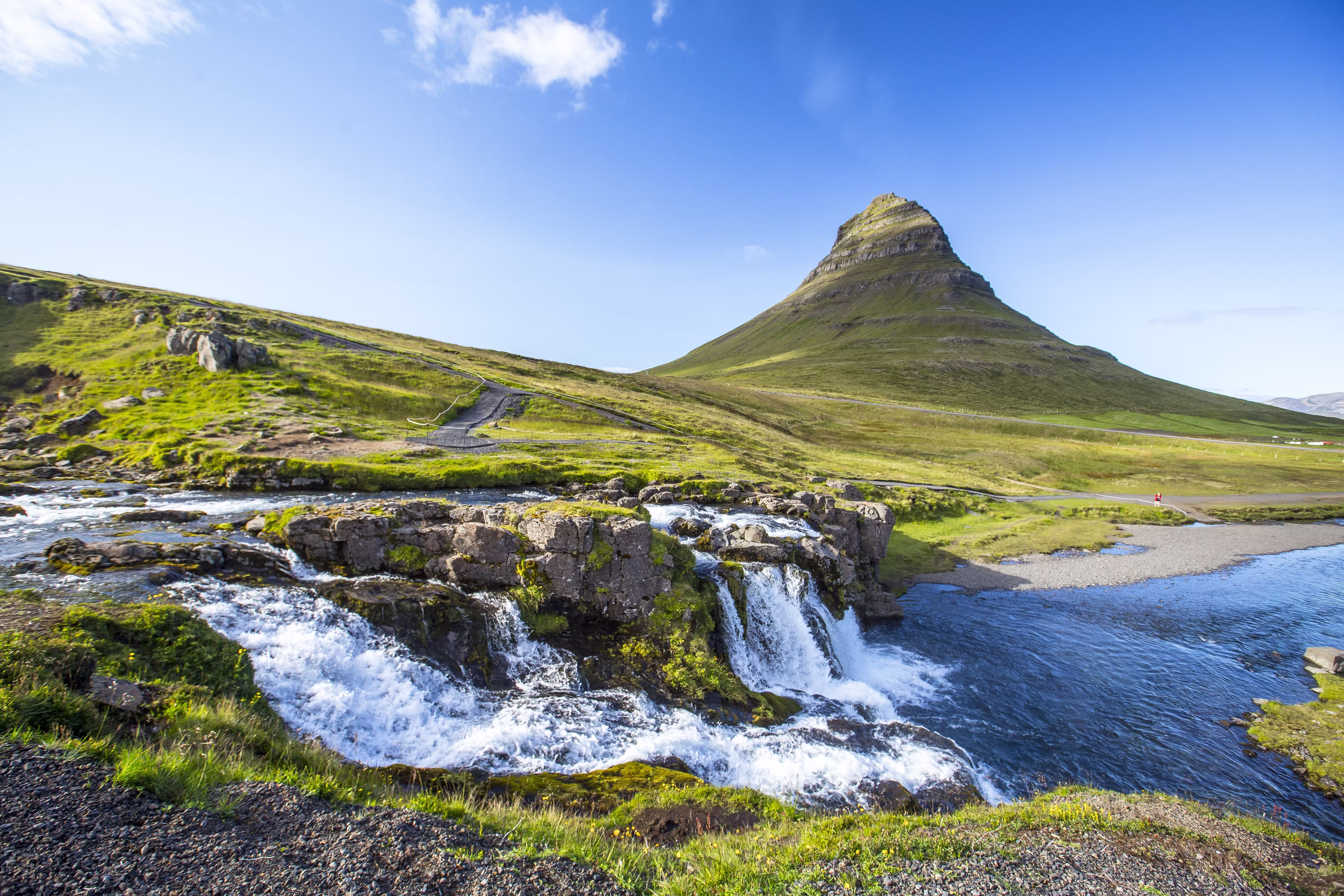 Kirkjufellsfoss mountain