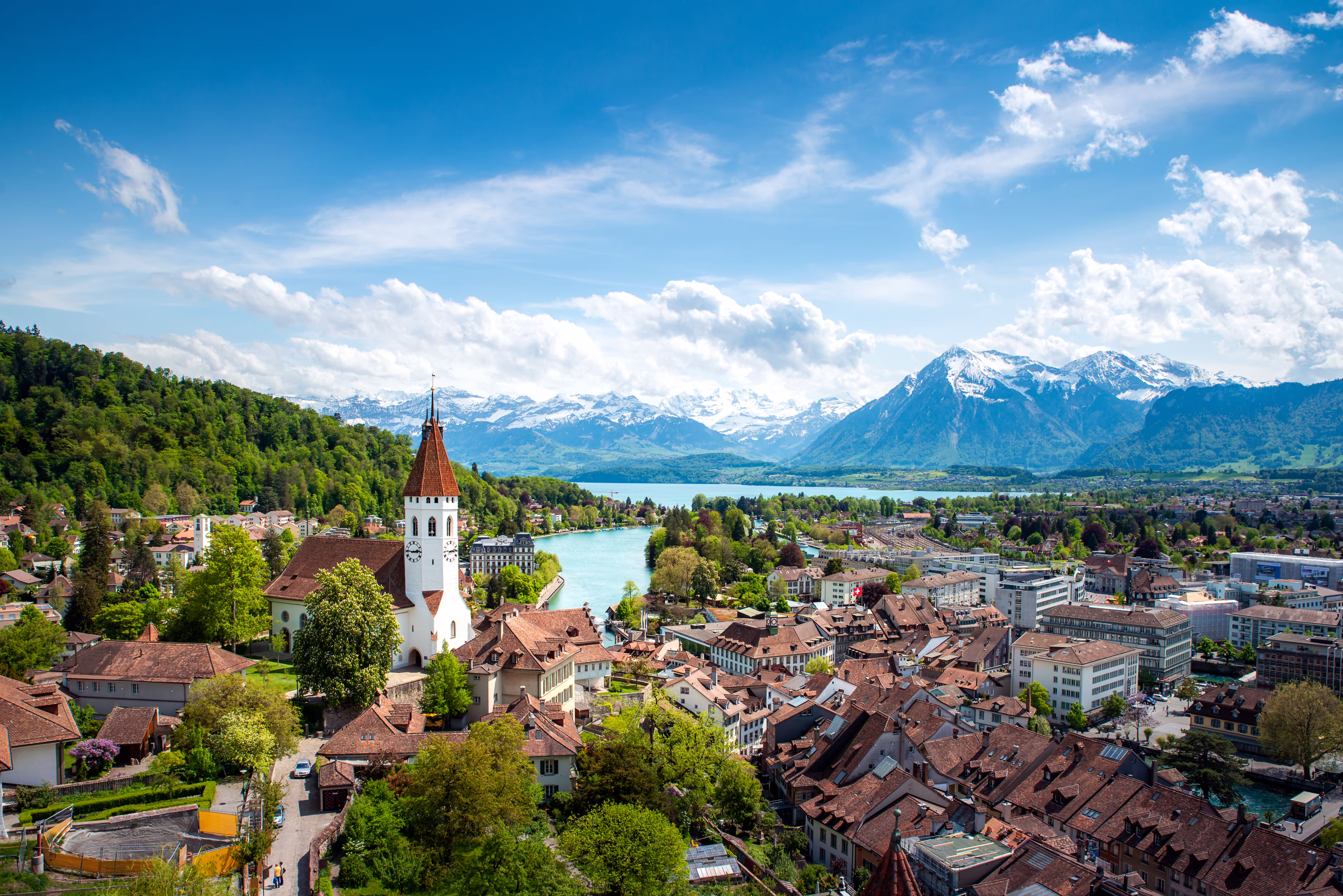 panorama-thun-city-canton-bern-with-alps-thunersee
