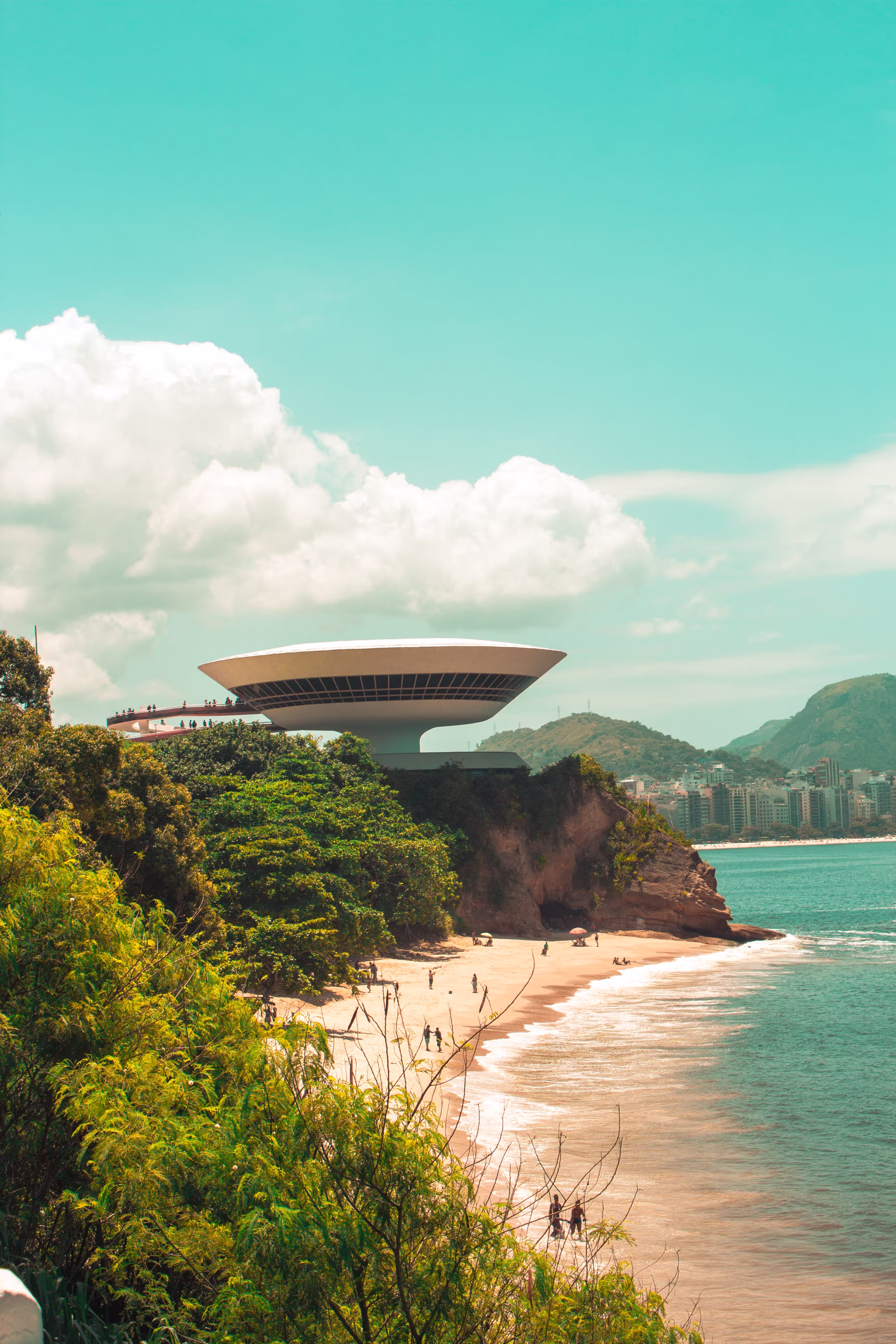 niteroi-contemporary-art-museum-img