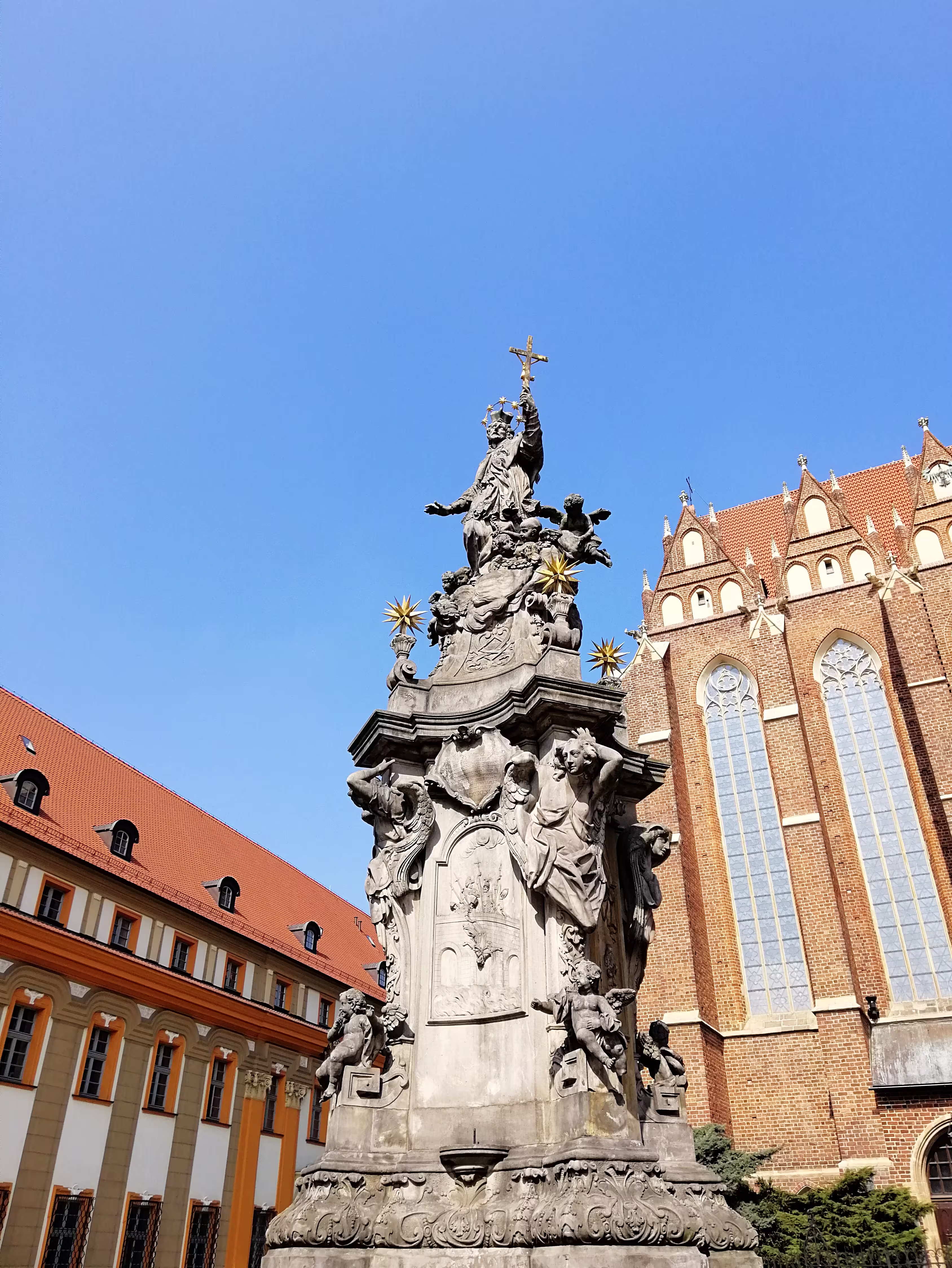 cathedral-statue-poland-img