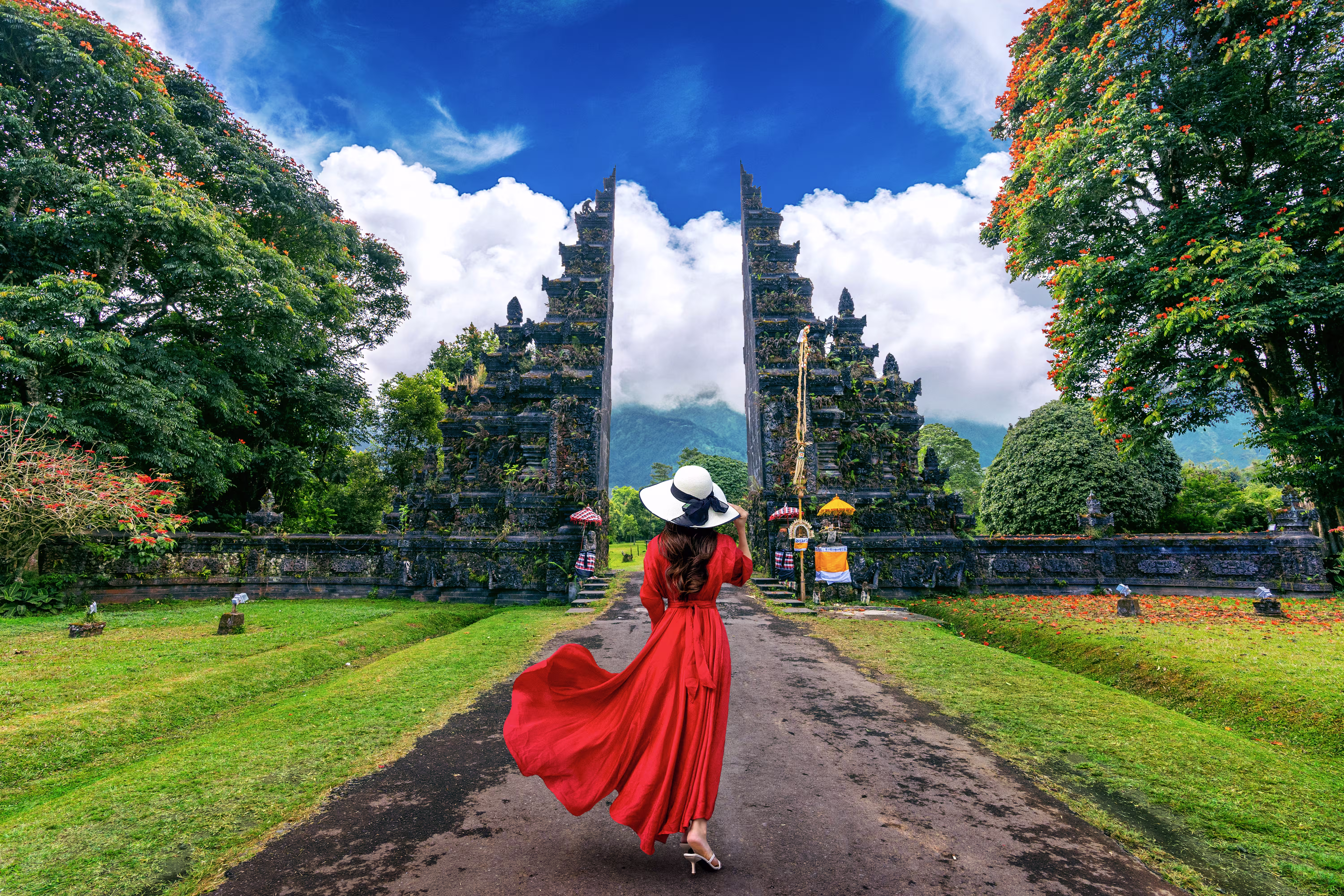 woman-walking-img